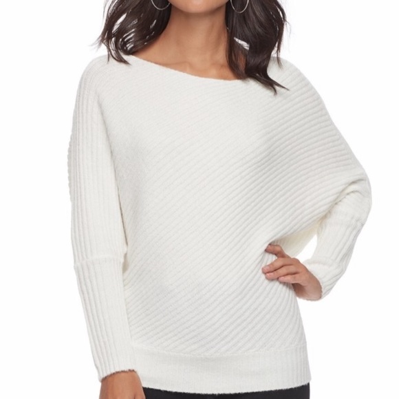 Jennifer Lopez White Dolman Sweater 